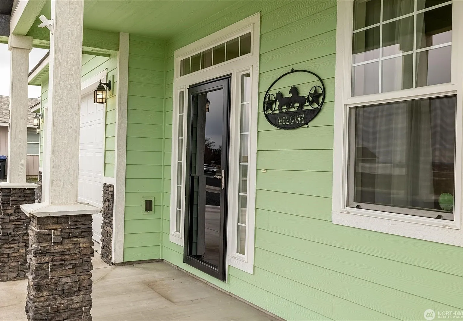 3 bed, 2.5 bath, 2107 sqft, $2,600 — Photo 4