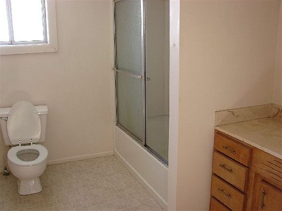 4th image of 463-450 Firland Way