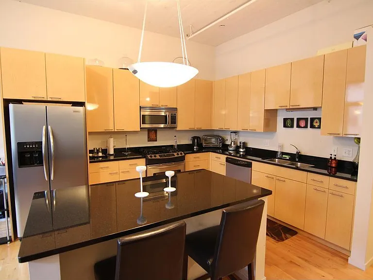 290 Market St #412 — Photo 2