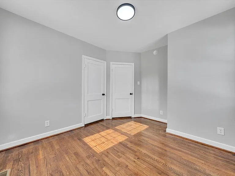 32 Upland Dr — Photo 12