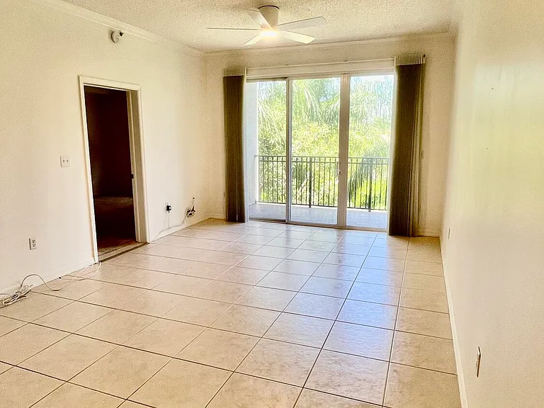 26 Royal Palm Way #302 — Photo 10