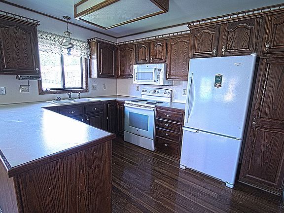 4th image of 467 Cherry Ln #467