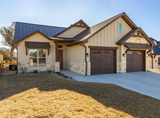 2014 Club House Rd E, Kerrville, TX 78028