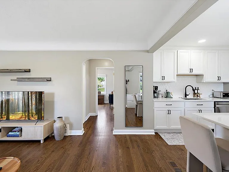 303 Midland Blvd — Photo 7
