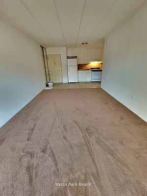 Rented by Metro Park Realty Inc | media 22