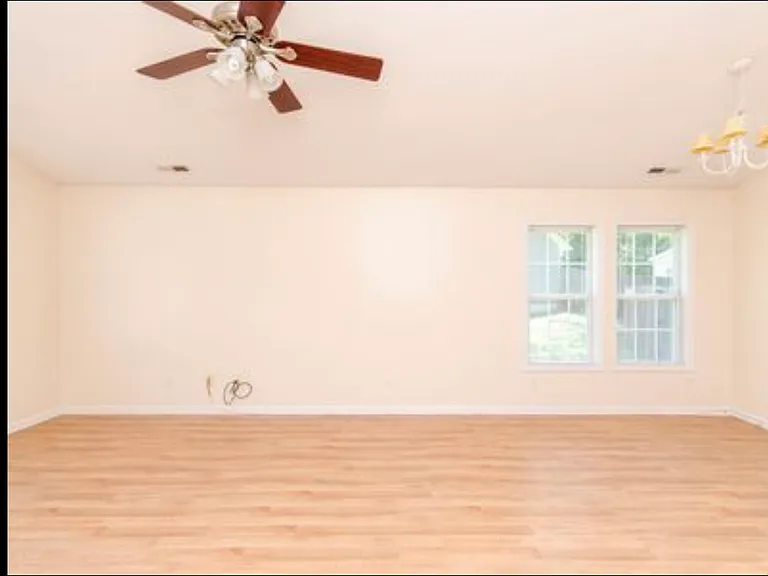120 Waterfall Dr — Photo 3