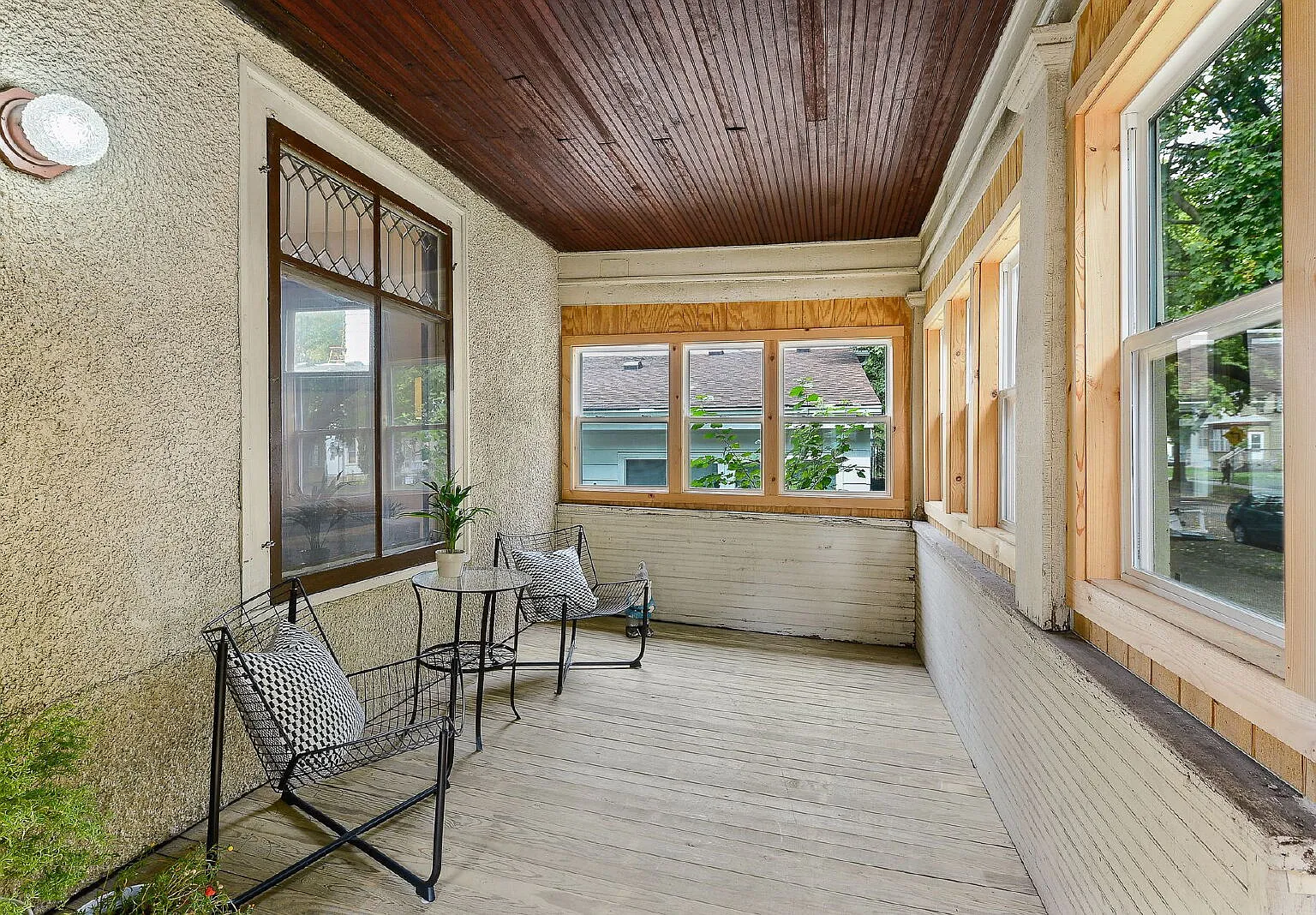 Charming 3-Bedroom Home with Gleaming Hardwood Floors in Prime Minneapolis Location! — Photo 1