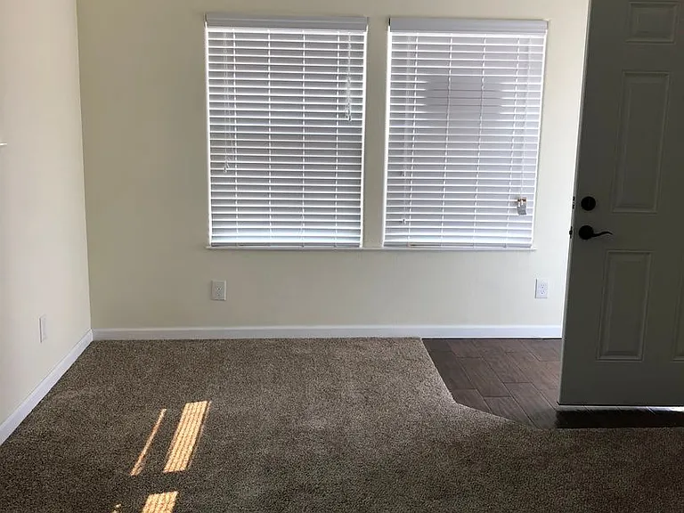 1025 Walnut St — Photo 4