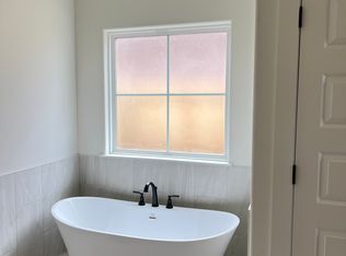 381 S Benchmark St, Fayetteville, AR 72704