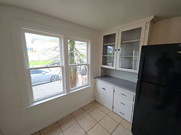 5th image of 626 O St #21735DCBD