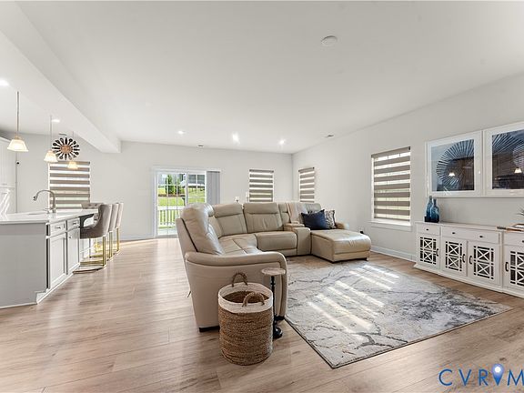 4th image of 18343 Magnolia Run Ln