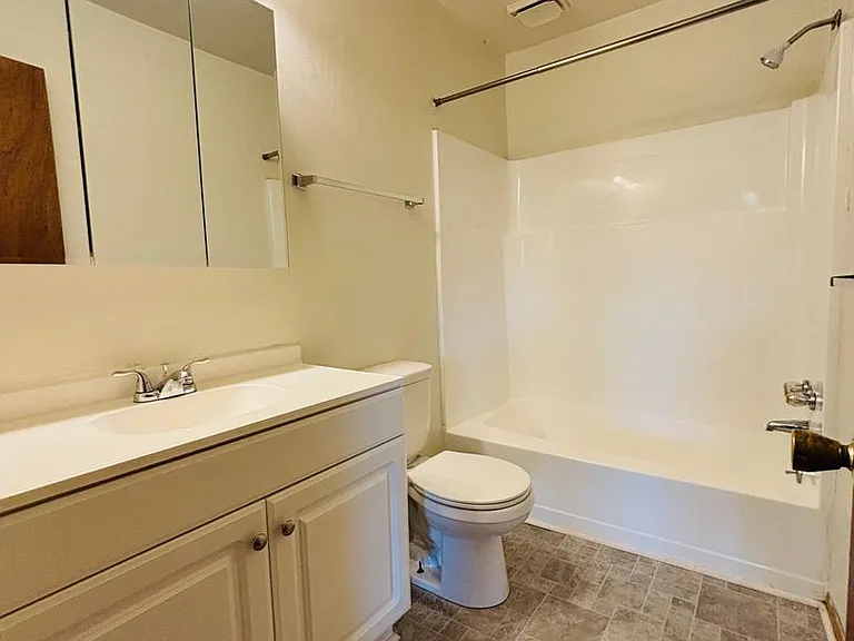351 New Kent Rd — Photo 13