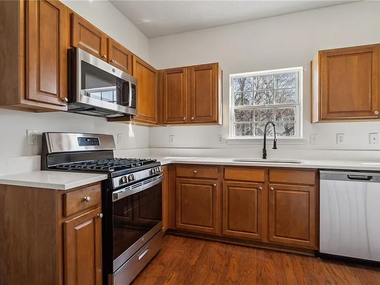 520 Dragonfly Ct — Photo 7