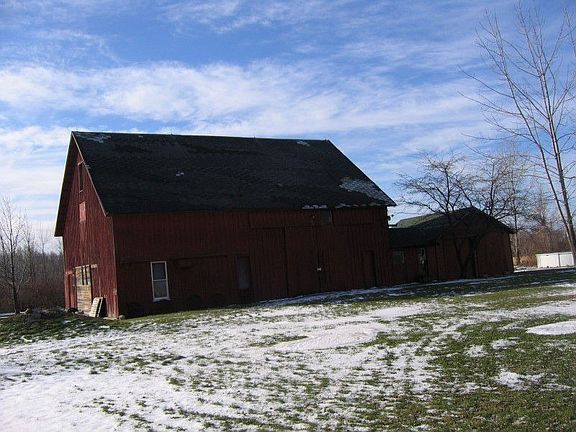 front view of barn/garage