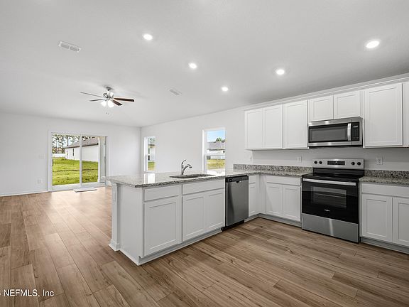 3rd image of 6936 MYRTLE OAK Road