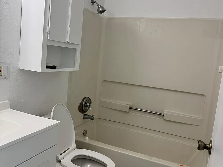 927 Delport Ave #4 — Photo 6