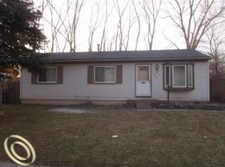 15558 Meadow St, Romulus, MI 48174