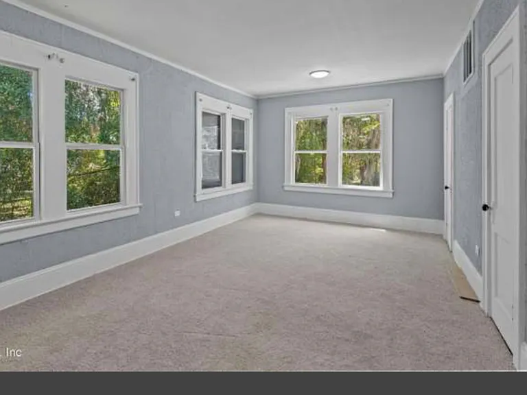 124 W 25th St — Photo 8