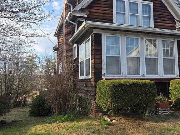 5th image of 1900 3rd Ave