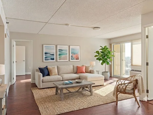 200 Cove Way, Quincy, MA