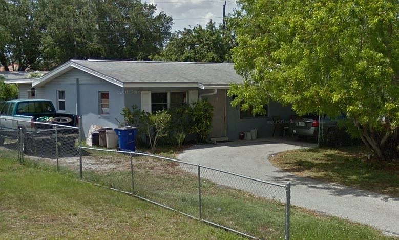 1st image of 2129 Gardenia Cir W