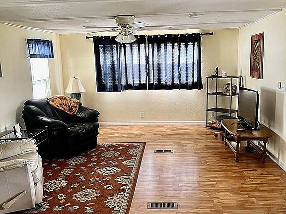 5th image of 1582 Parkgate Dr