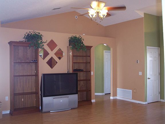 3rd image of 36906 Sugar Hill Ct
