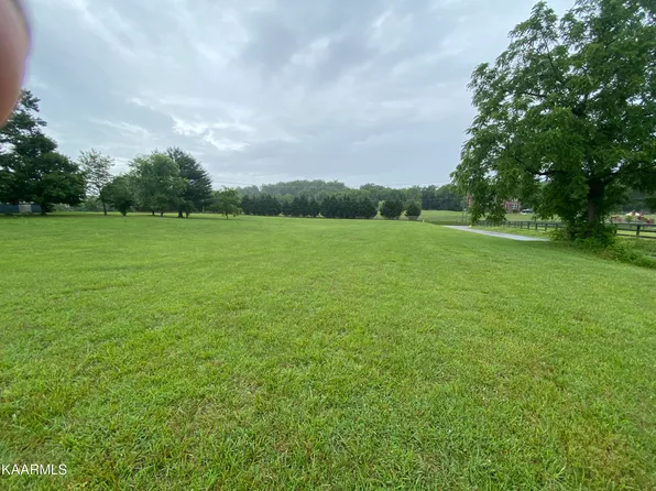 9103 Millertown Pike, Mascot, TN 37806