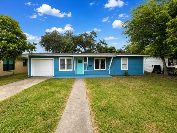 1316 E Johnston Ave, Kingsville, TX 78363