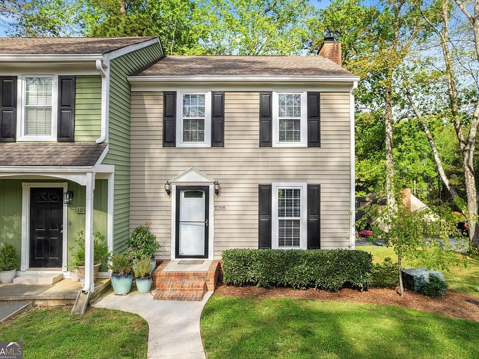 1st image of 1098 New Haven Dr SW