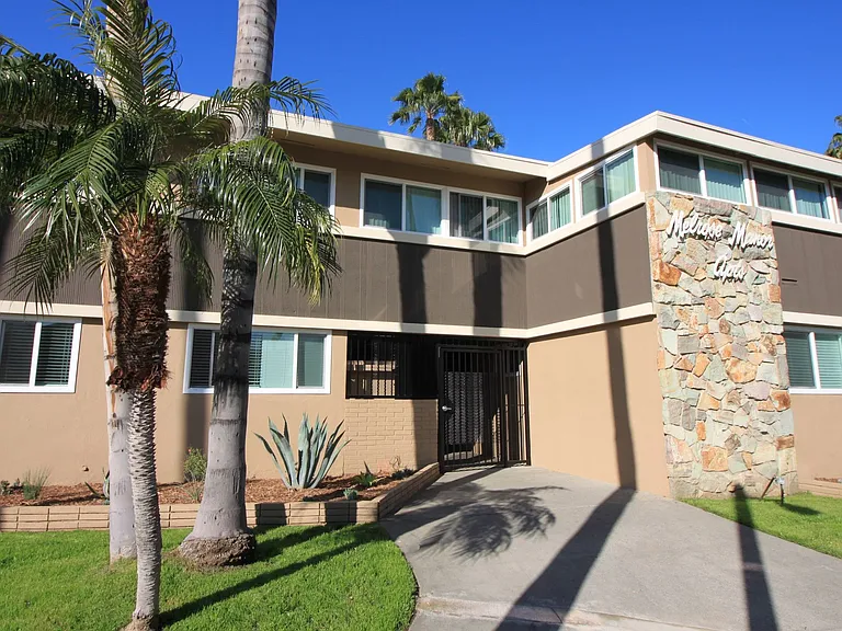 Melrose Manor Apartments - Riverside, CA — Photo 23
