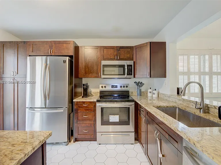6553 NW 99th Ave #A20 — Photo 5