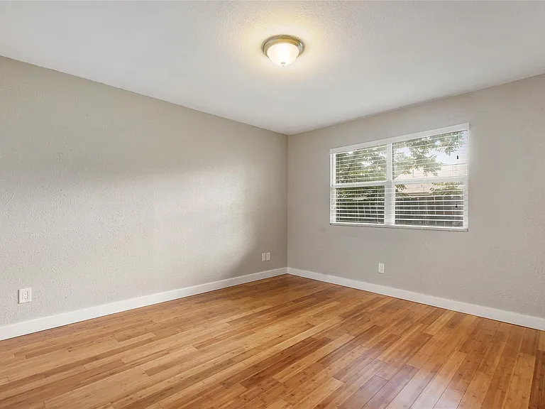 2402 Berkeley Ave #A — Photo 17