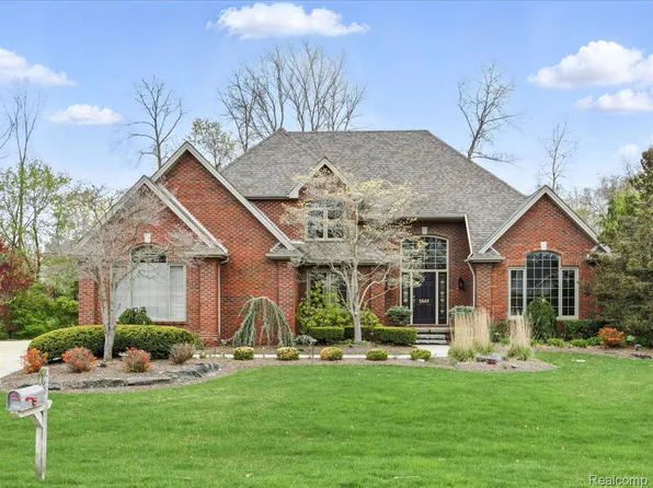 2849 Shorewood Blvd, Fort Gratiot, MI 48059