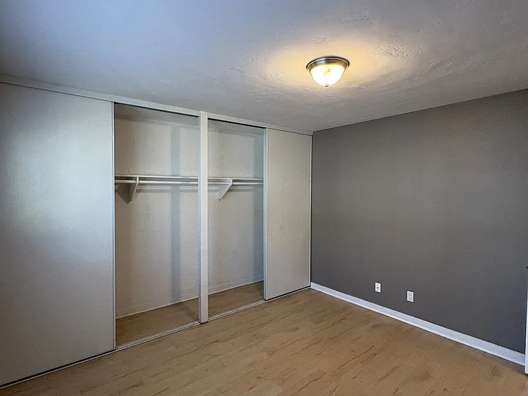 4344 Van Dyke Ave — Photo 13
