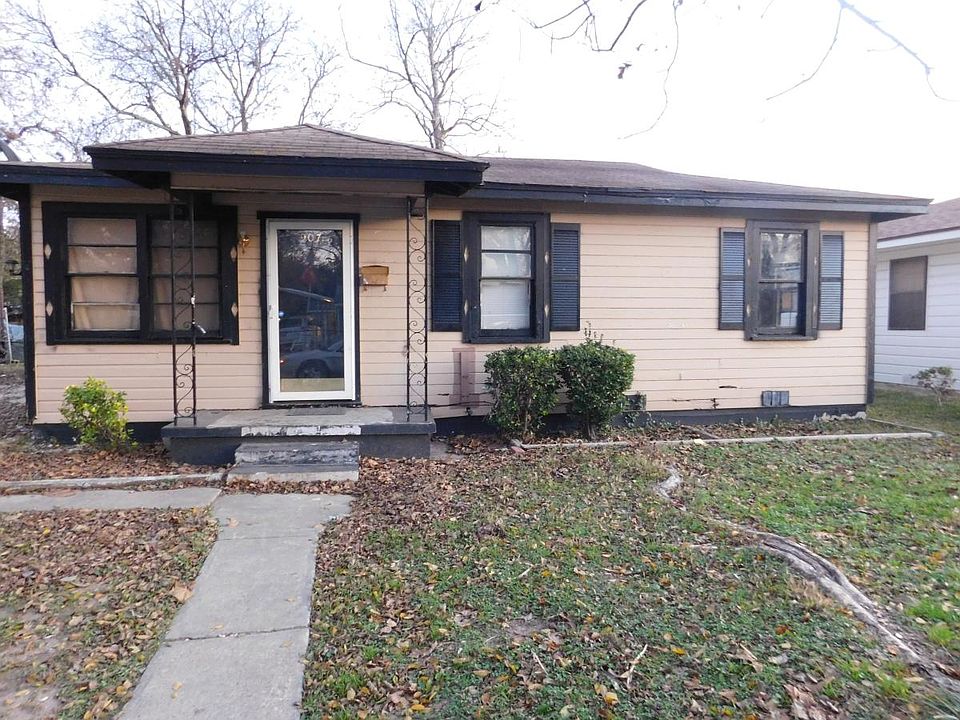 1st image of 907 Carver Ave