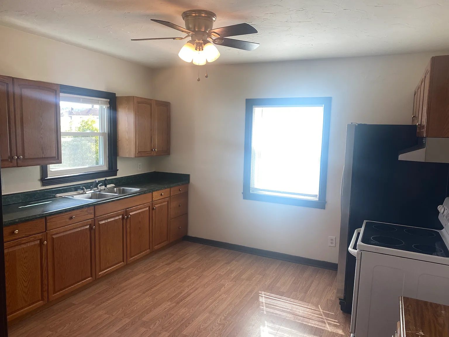 2 bed, $700 — Photo 3