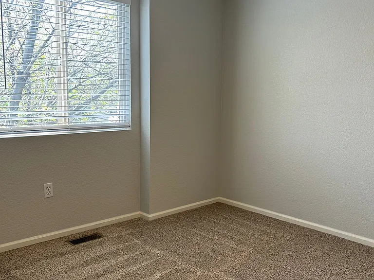 526 Plowman Way — Photo 22