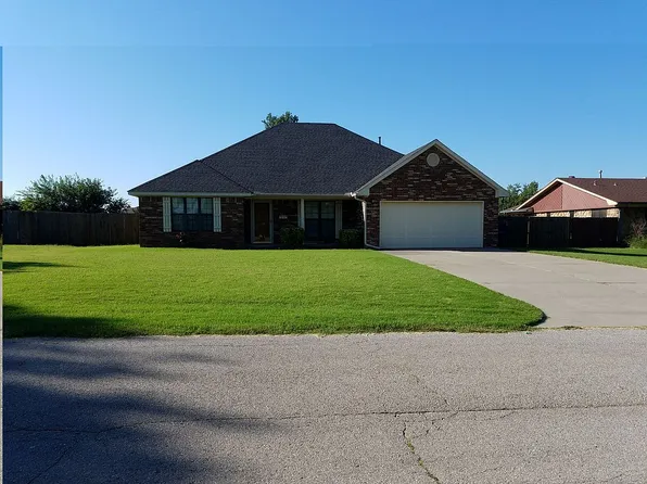 1513 W Ash St, El Reno, OK 73036