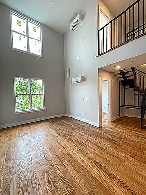 2nd image of 596 Myrtle Ave #5B