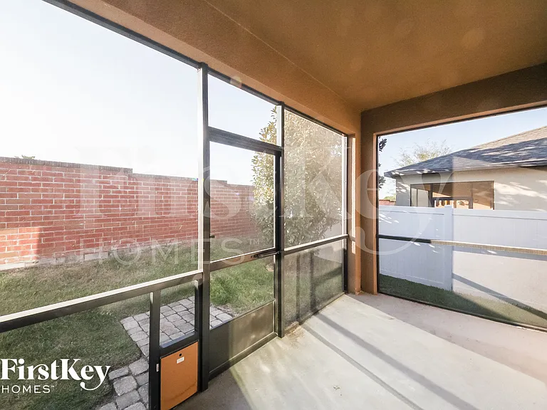1958 Pantheon Dr — Photo 8