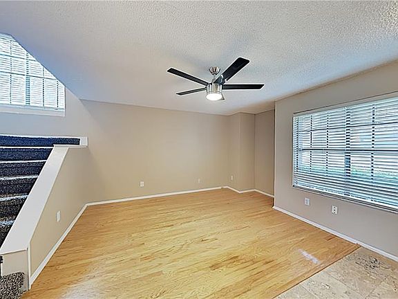 4th image of 974 Congress Ct