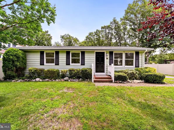 151 Bosun Ave, Manahawkin, NJ 08050