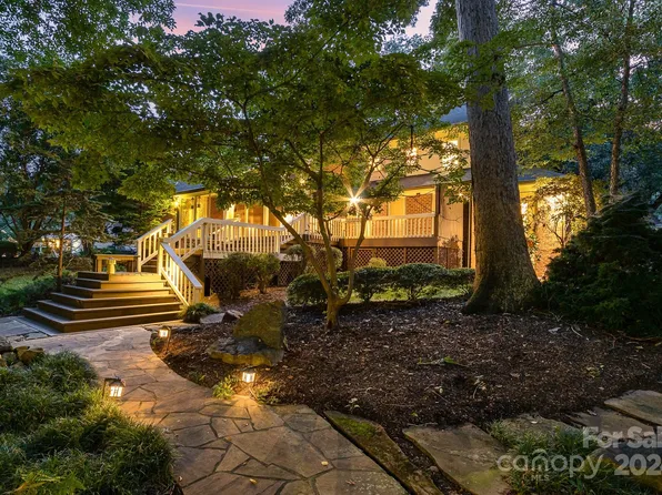 1424 Chadmore Ln NW, Concord, NC 28027
