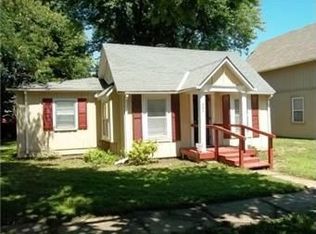 804 S 2nd St, Louisburg, KS 66053