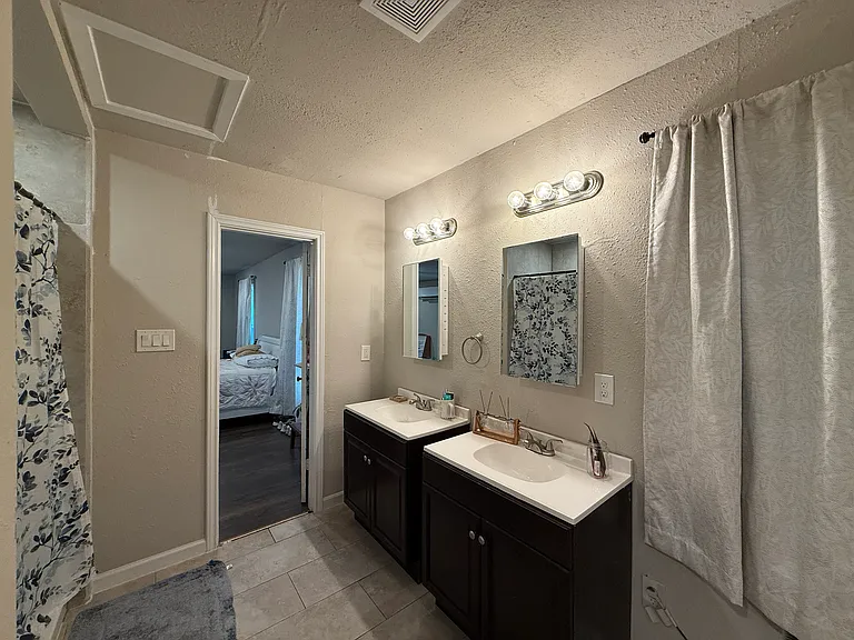 1750 N Graham St — Photo 6