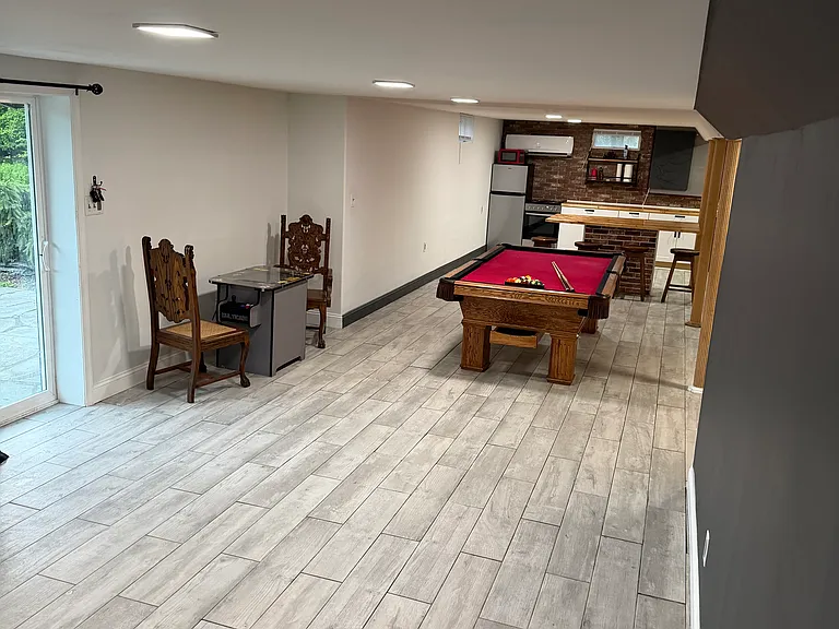 142 Music Center Dr — Photo 5