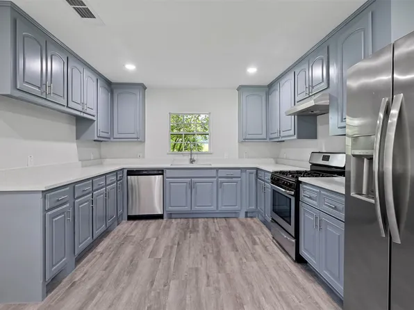 514 Canton Ave, Wills Point, TX 75169