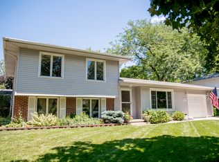 2310 Barberry Dr, Champaign, IL