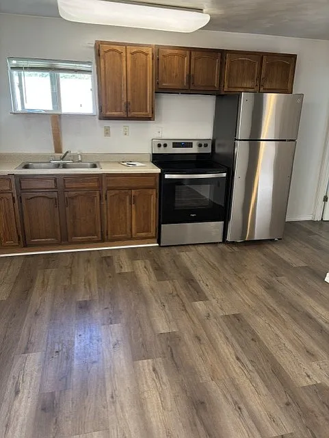 936 Kern St #E